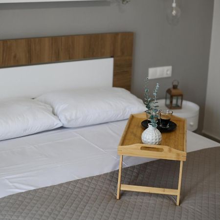 Our Home-Fully Renovated Apartments And Studios By The Sea Nikiti  Ngoại thất bức ảnh
