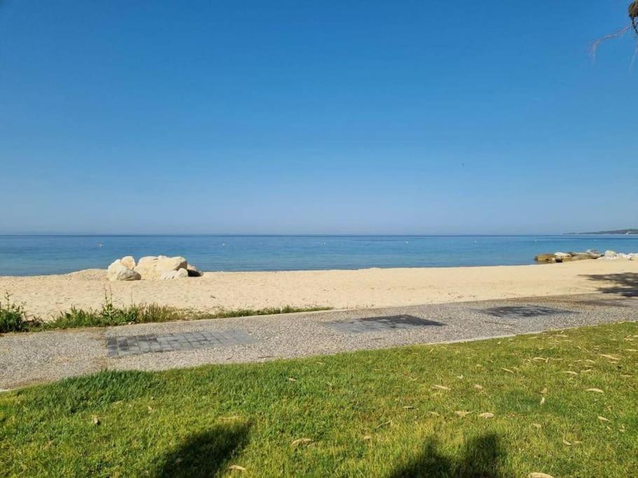 Our Home-Fully Renovated Apartments And Studios By The Sea Nikiti  Ngoại thất bức ảnh